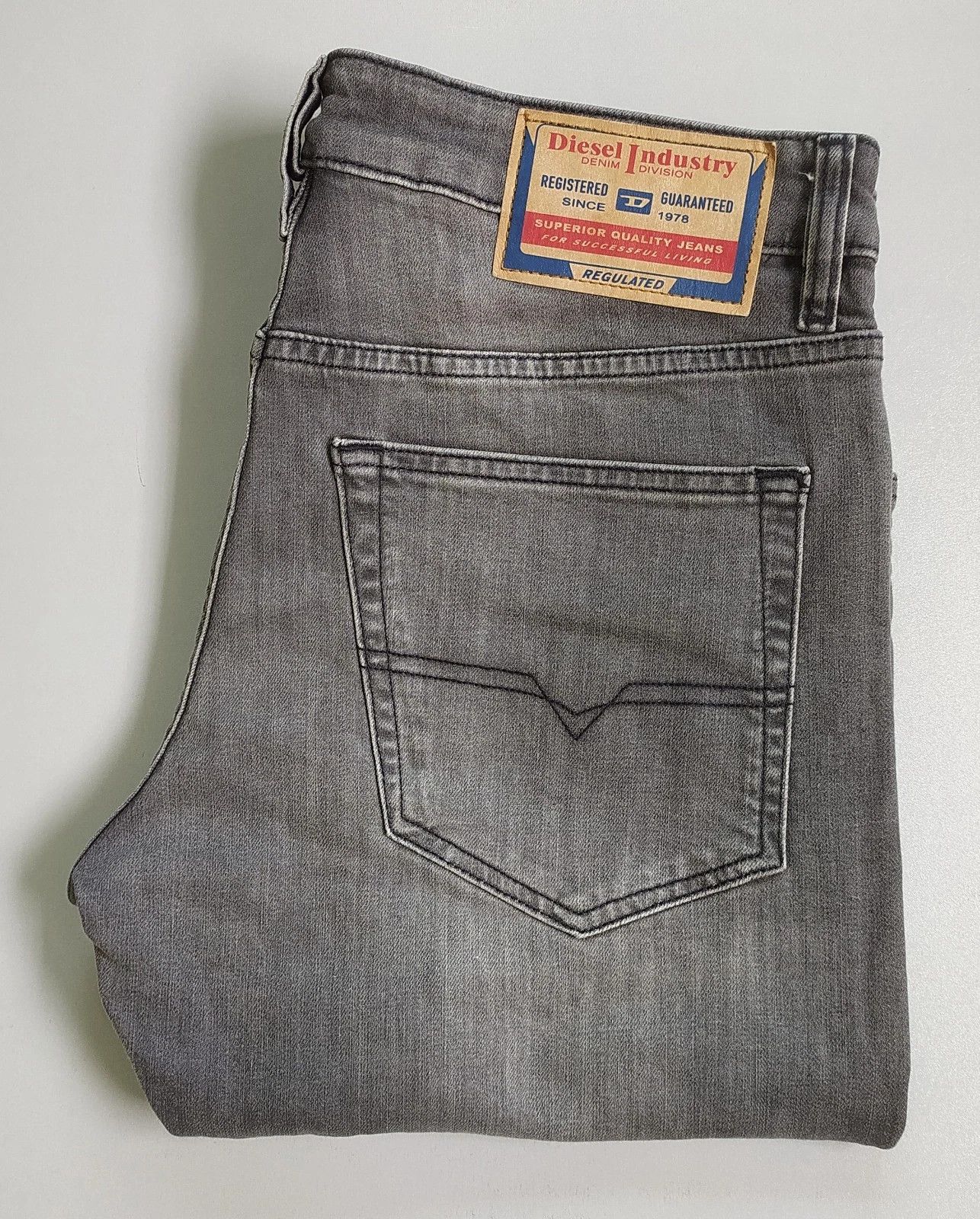 Diesel Diesel D-LUSTER L.32 MENS JEANS T/9622 Size US 30 / EU 46 - 1 Thumbnail