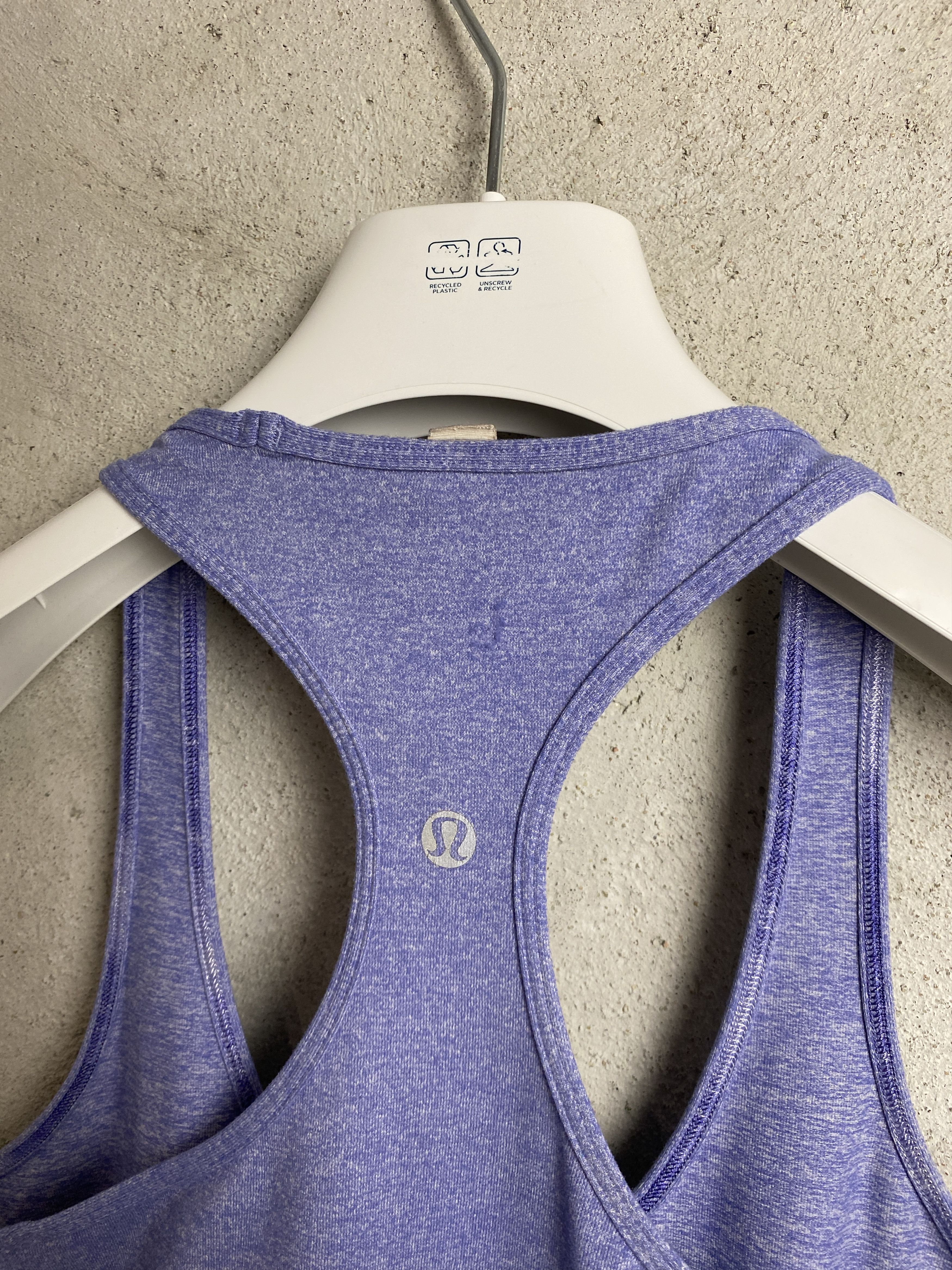 Lululemon Lululemon tank top t-shirt tee sleeveless yoga gym pilates Size M / US 6-8 / IT 42-44 - 5 Thumbnail