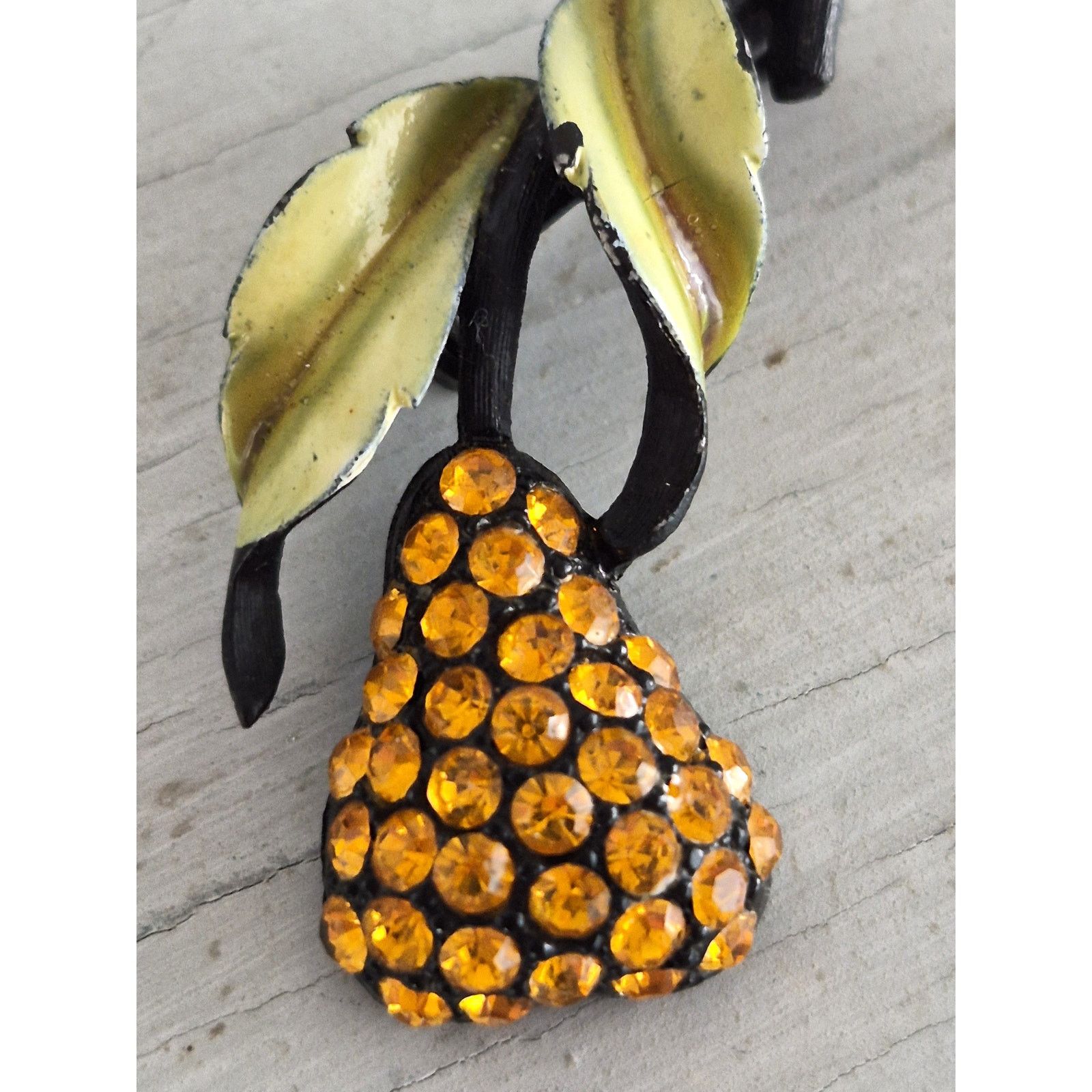 Other Vintage JJ Signed Pear Rhinestone Pin Brooch Size ONE SIZE - 1 Thumbnail