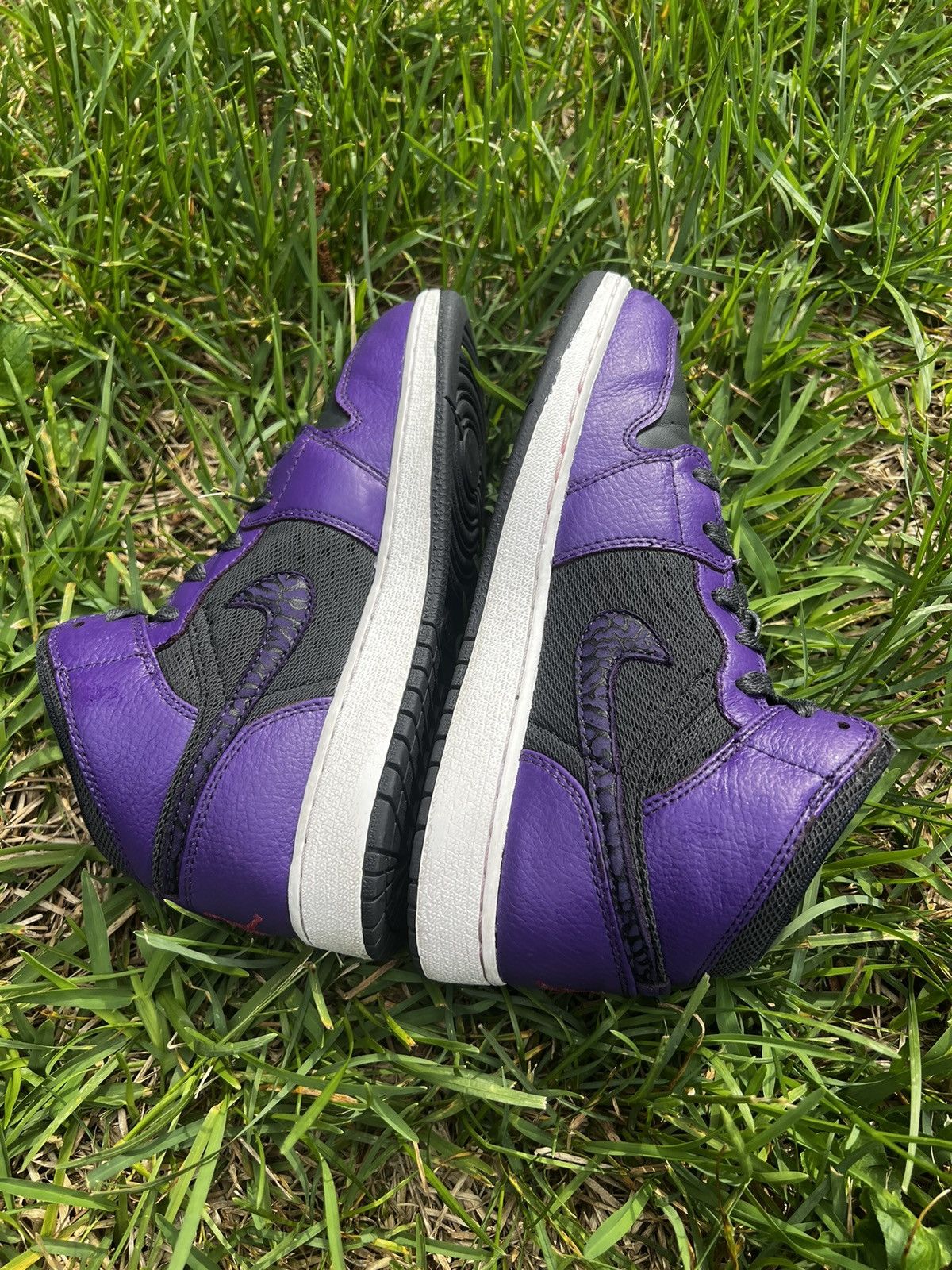 Jordan Brand CLEAN Air Jordan 1 Phat size 7 Womens Mid Anthracite Purple Size US 7 / IT 37 - 6 Thumbnail