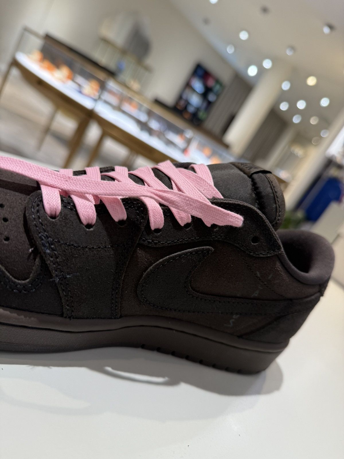 Nike × Travis Scott Air Jordan 1 Retro Low SP Travis Scott Velvet Brown Size US 9 / EU 42 - 7 Thumbnail