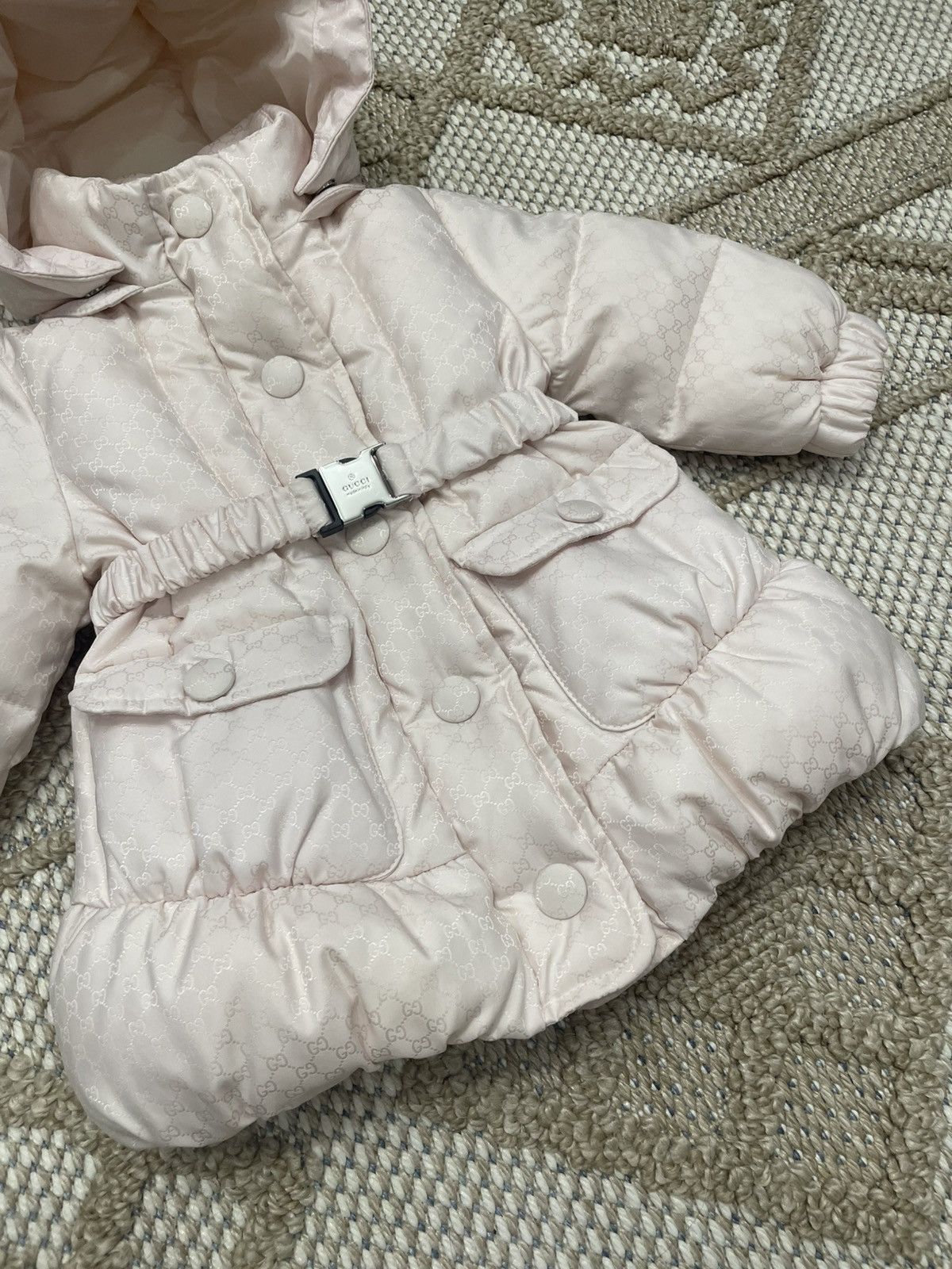 Gucci GUCCI Baby Monogram Puffer Jacket in Pink - Size 3-6mths Size XXS / US 00 / IT 34 - 4 Thumbnail