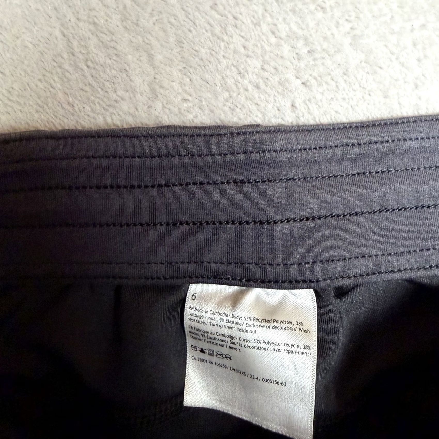 Lululemon Lululemon Pants Womens 6 Black Softstreme High Rise Straight Leg Cropped Casual Pockets Womens Size 28" / US 6 / IT 42 - 2 Thumbnail
