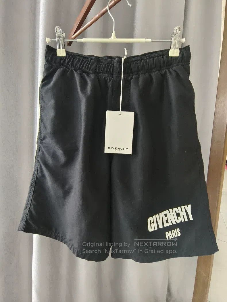 Givenchy Givenchy size XS Solid Color Women's Shorts Size 22" - 1 Thumbnail