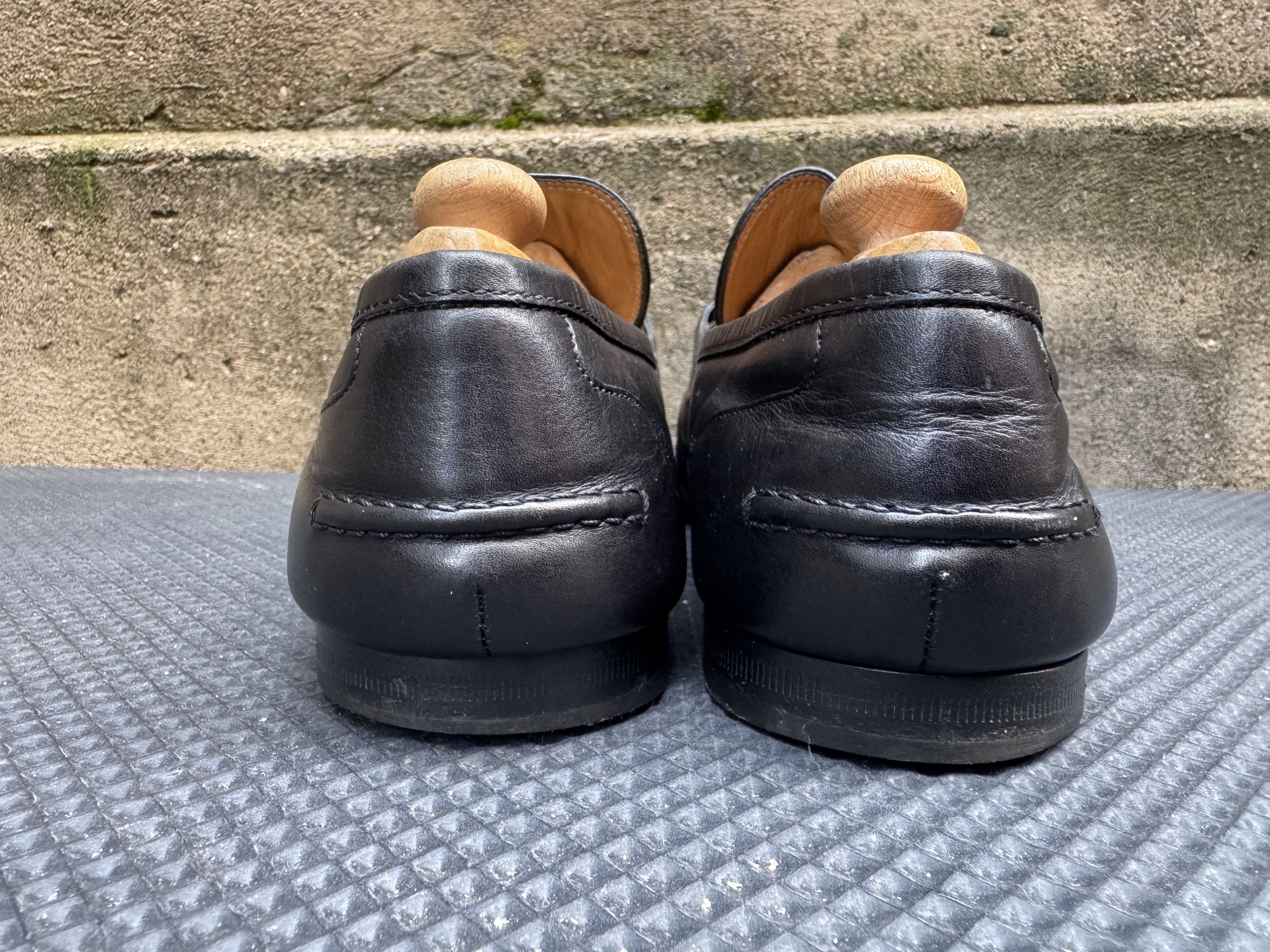 Gucci Gucci Loafers Leather Shoes Jordaan Black Gold Horsebit Size US 8 / EU 41 - 9 Thumbnail