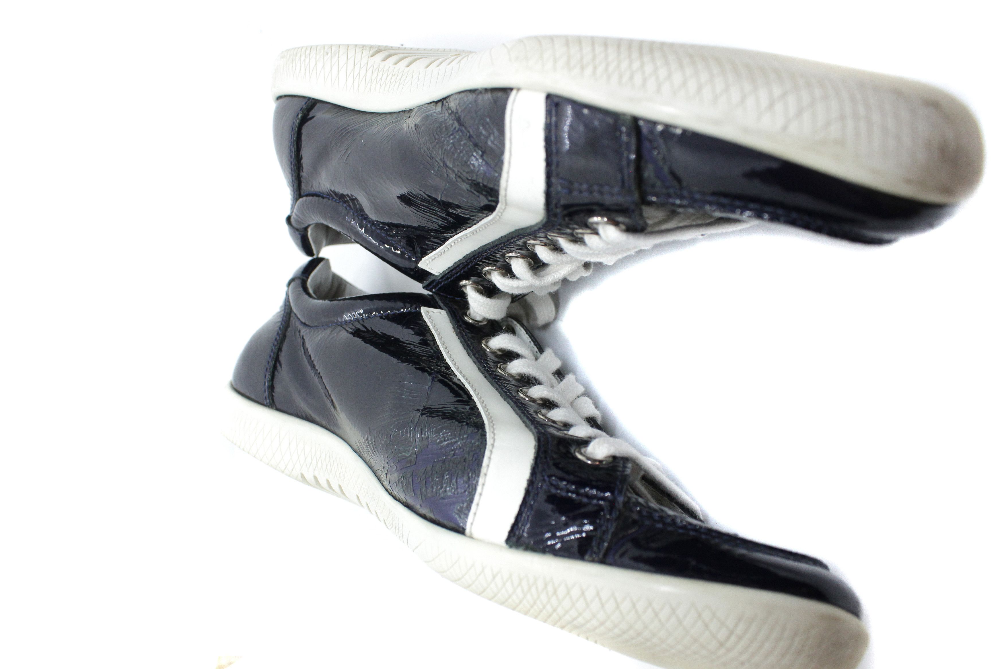 Prada 00S Logo Patent Leather Low Sneakers Vintage Size US 7 / IT 37 - 5 Thumbnail