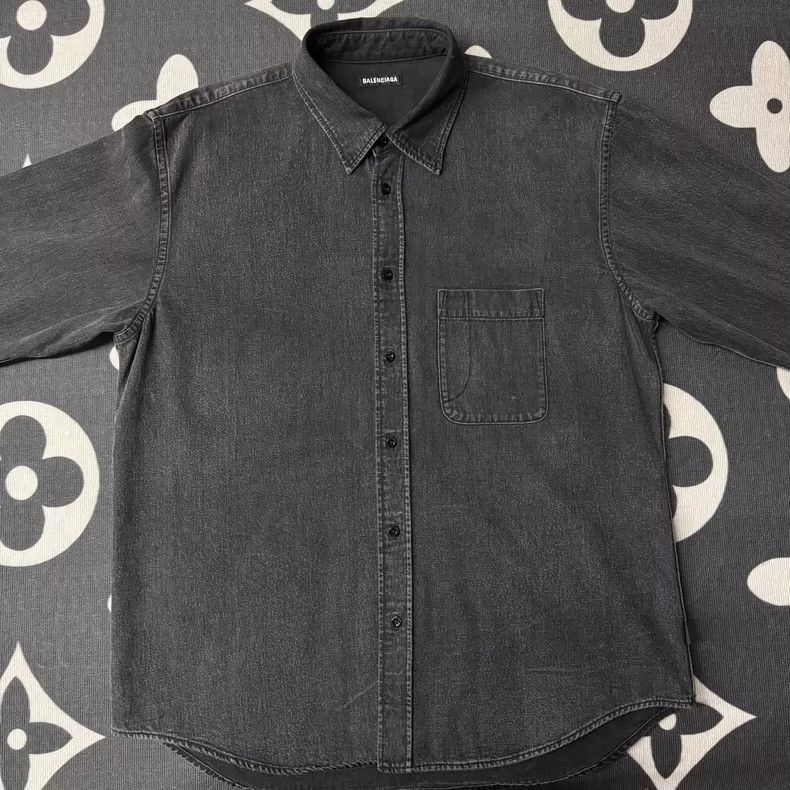 Balenciaga size 39 Long sleeve denim shirt with scarlet le