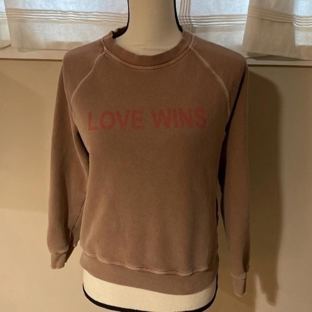 Elizabeth and James Elizabeth and James XS Love Wins crewneck VGUC Size XS / US 0-2 / IT 36-38 - 3 Thumbnail