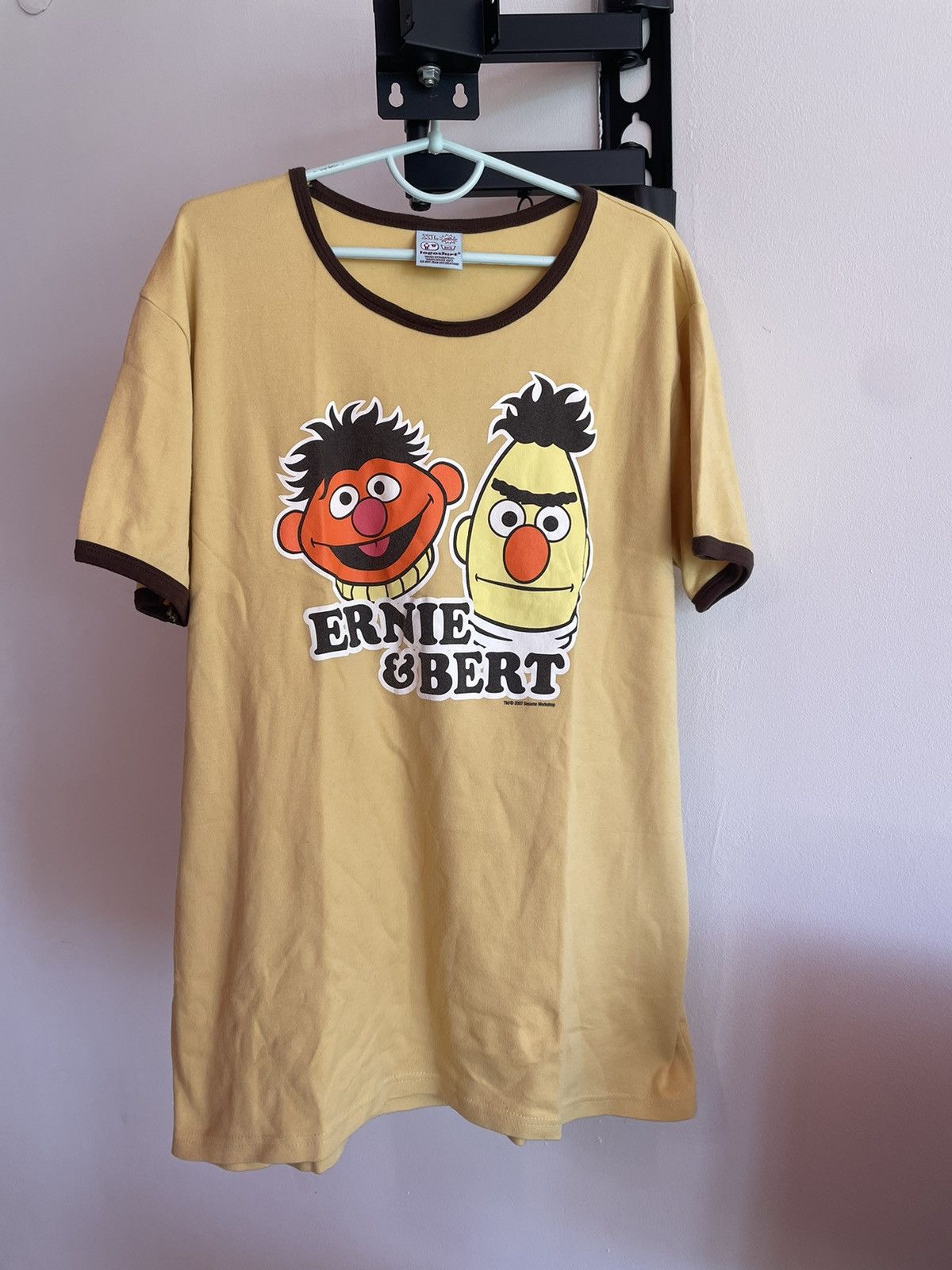 Cartoon Network Vintage 2007 Bert & Ernie Sesame Streer T Shirt Graphic Tee Size US XL / EU 56 / 4 - 1 Thumbnail