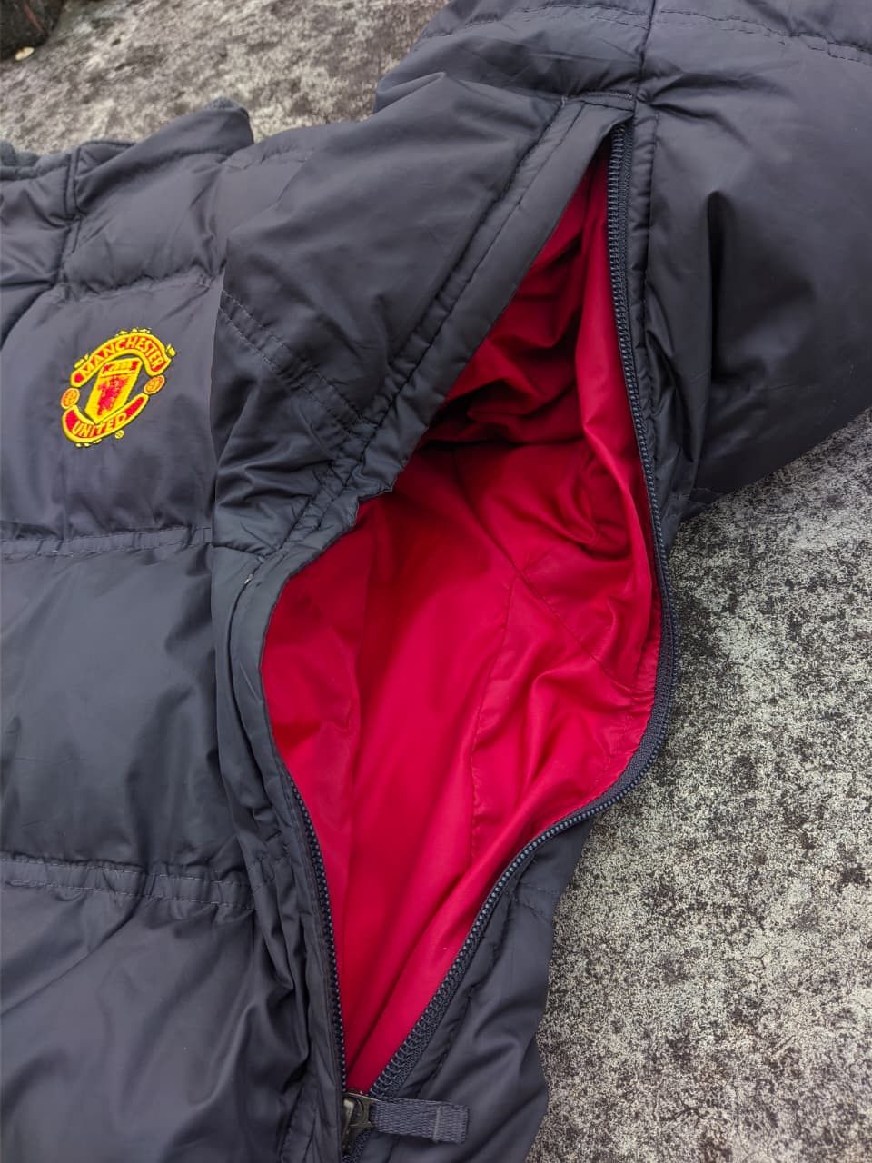 Nike Vintage Nike 00s Manchester United Puffer Jacket Size US L / EU 52-54 / 3 - 6 Thumbnail