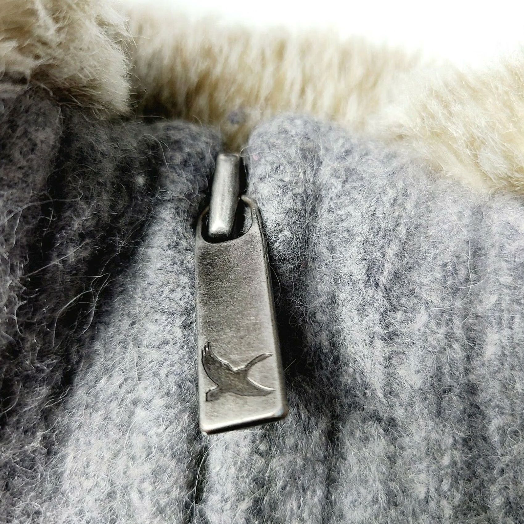 Eddie Bauer VINTAGE Eddie Bauer Women's Wool Alpaca Blend Faux Fur Full Zip Vest Gray Size M Size M / US 6-8 / IT 42-44 - 4 Thumbnail