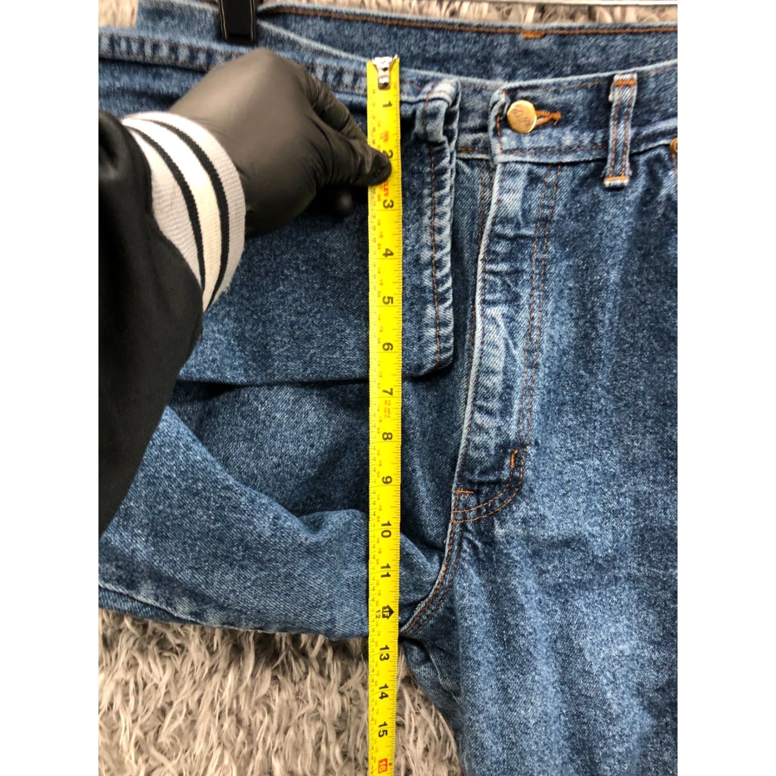 Vintage CHIC CHIC Jeans Tapered SIZE 10 Womens Blue Medium Wash High Rise Regular 5-Pocket Denim Cotton Zipper Button Belt Loops Brand CHIC Clothing Size 32" / US 10 / IT 46 - 4 Thumbnail