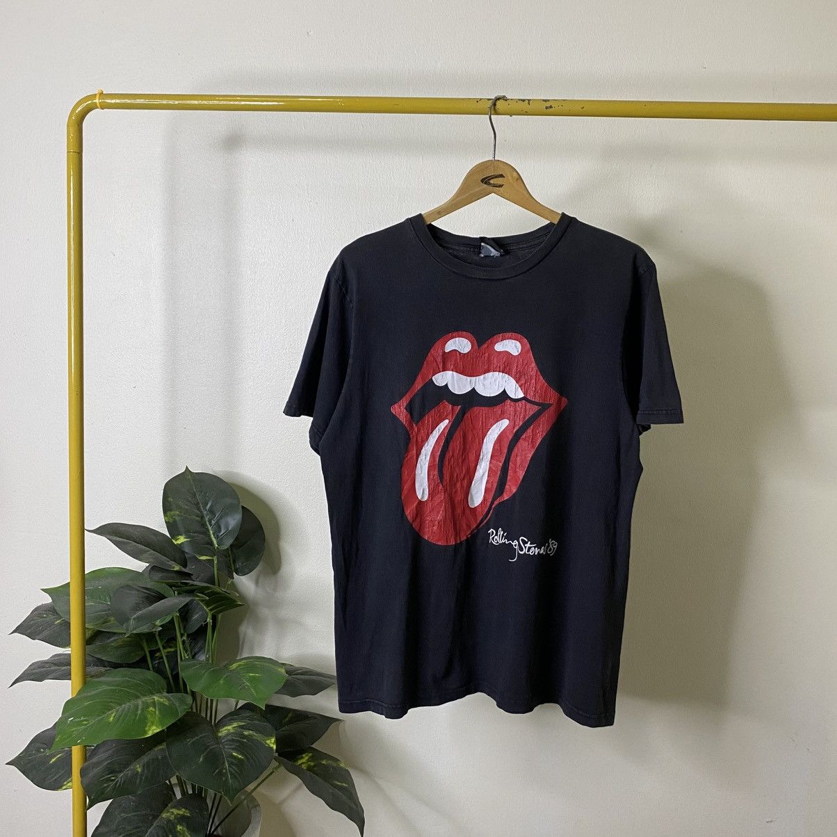 The Rolling Stones Vintage 2000s The Rolling Stones OG Logo Band T Shirt Size US L / EU 52-54 / 3 - 1 Thumbnail