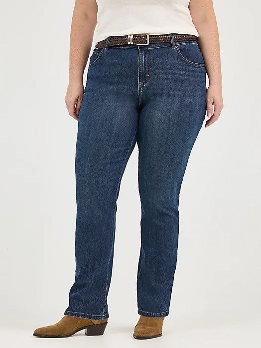 Lee NWT Lee Women's Plus Relaxed Fit Premium Rinse Jeans (30W) Size 42" / US 20 - 10 Thumbnail