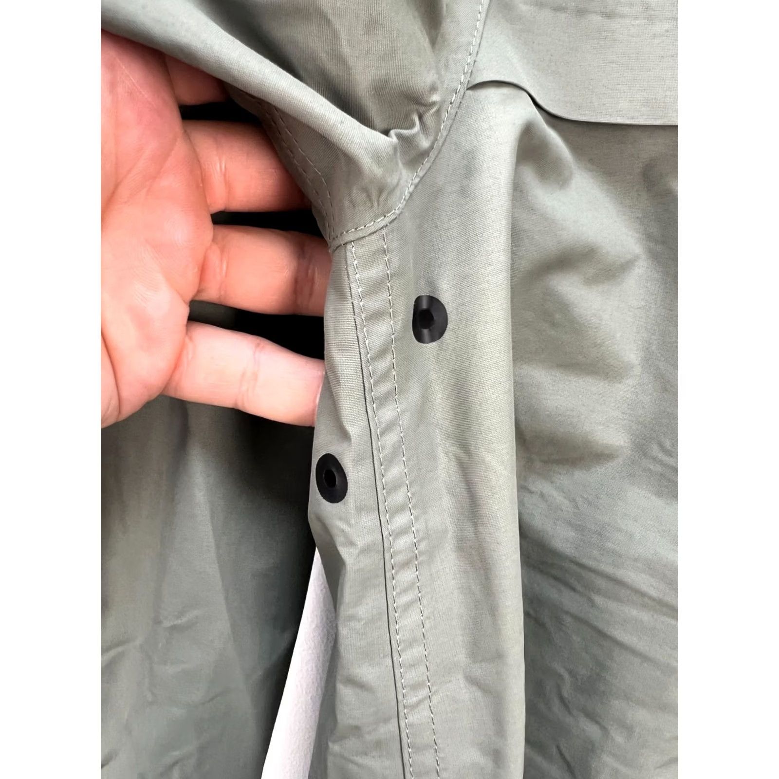 Uniqlo Uniqlo X Lemaire Rain Trench Coat Jacket Womens XS/S Olive Brown Nylon Belted Long Sleeve Snap Closure Water-Resistant Trench Coat Womens XS S Size XS / US 0-2 / IT 36-38 - 6 Thumbnail