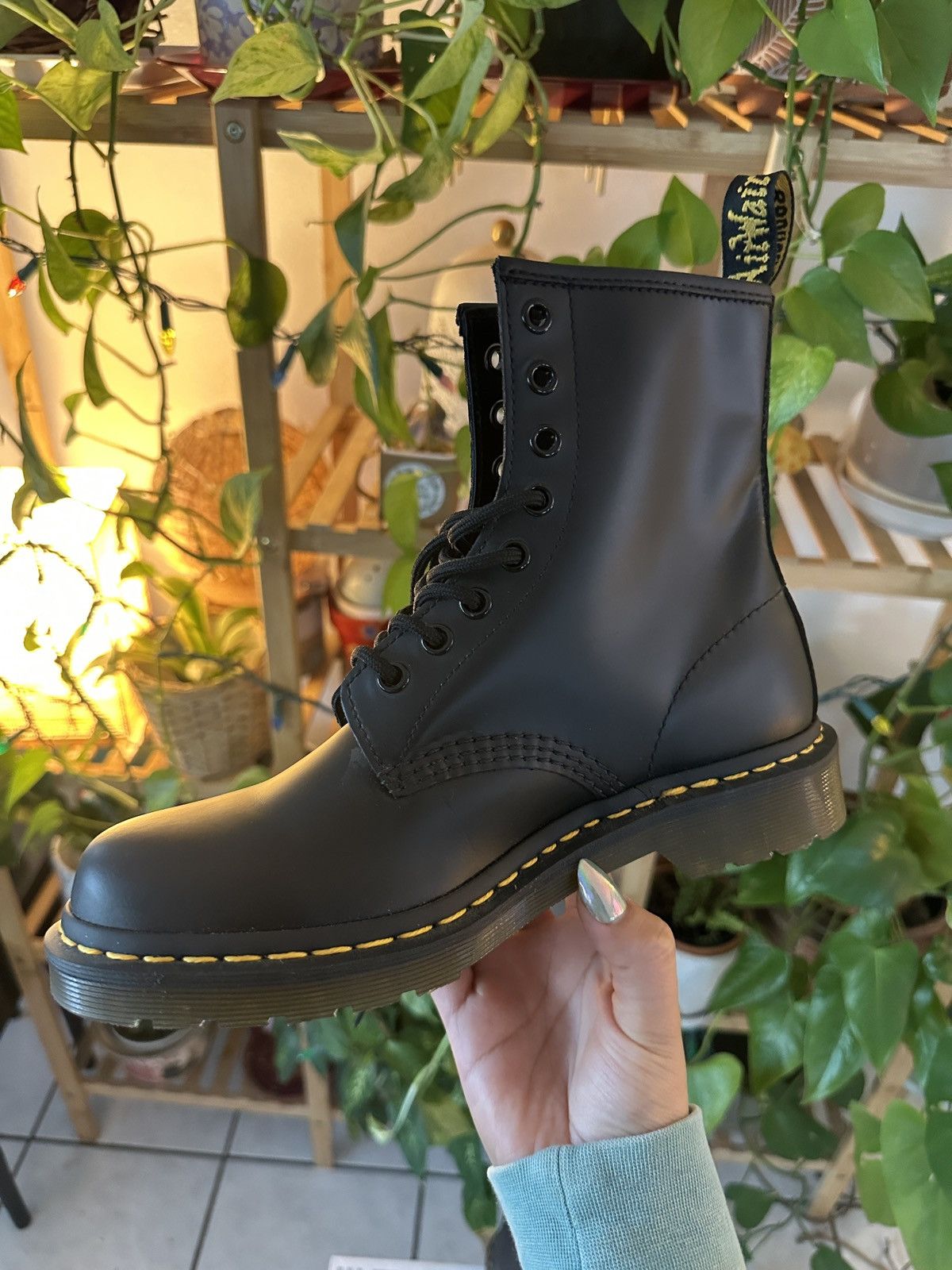 Dr. Martens Dr. Martens Boots Size US 7 / IT 37 - 2 Thumbnail