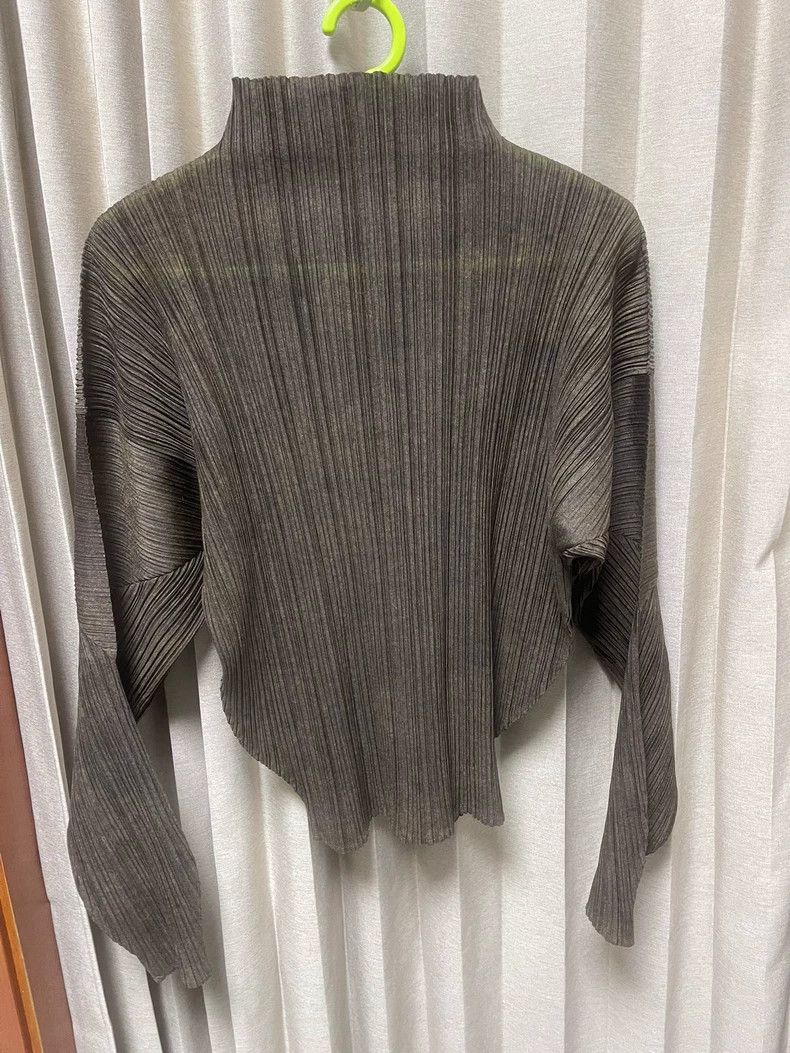 Issey Miyake Issey Miyake Grey pleated coat Size XS / US 0-2 / IT 36-38 - 1 Thumbnail