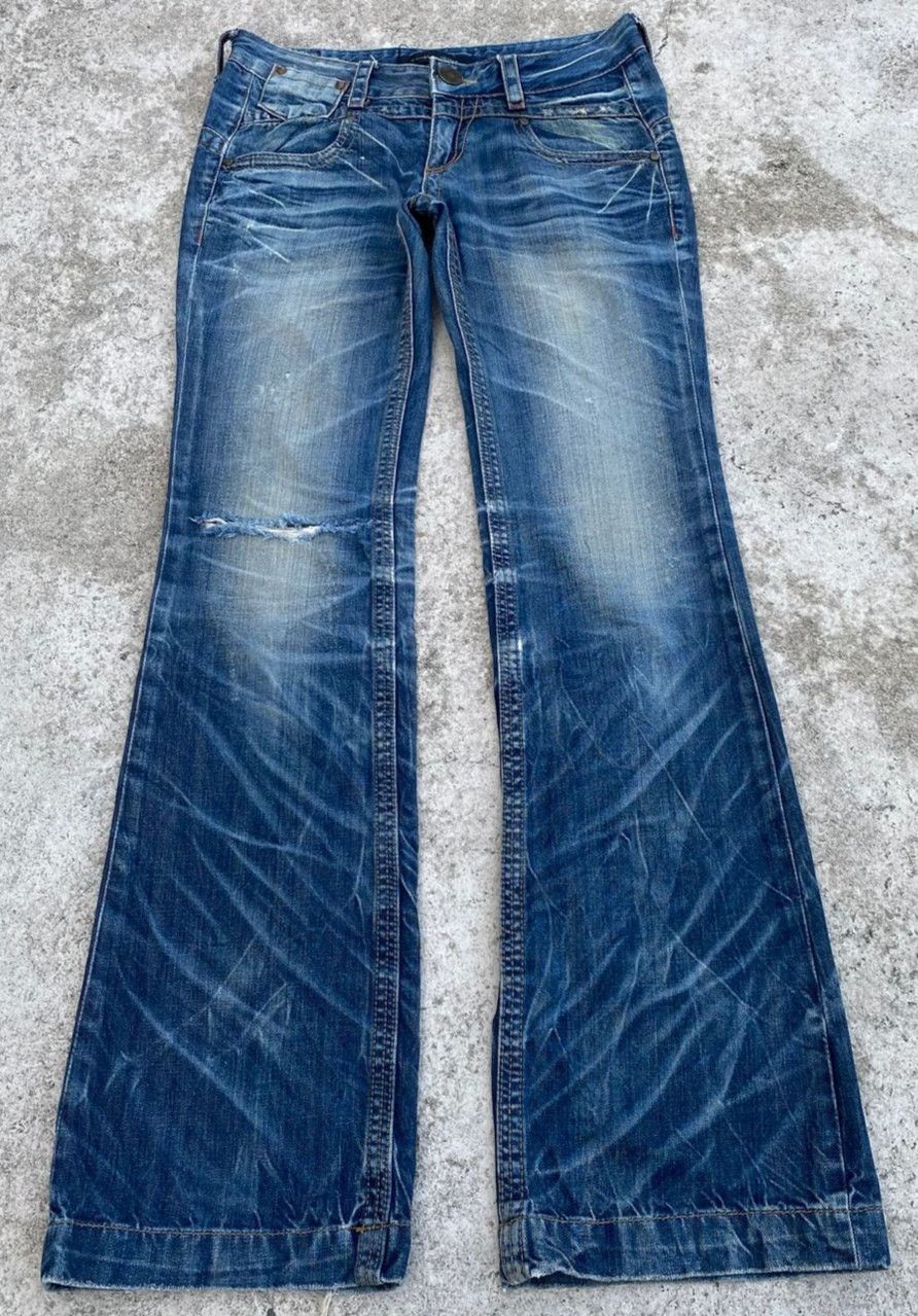 Japanese Brand Vintage Lolita Jeans Flare Distressed Denim Size 32" / US 10 / IT 46 - 2 Thumbnail