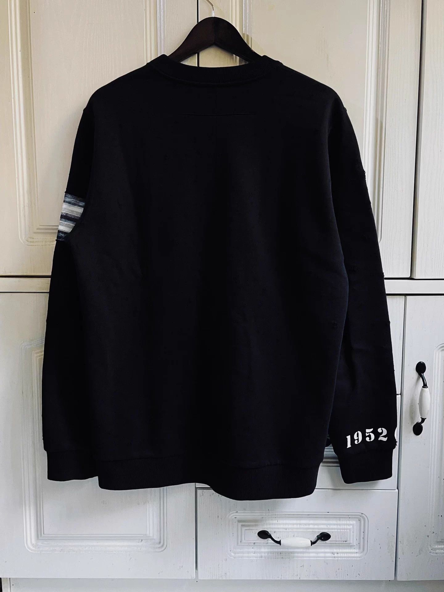 Givenchy Givenchy Runway Limited Distressed Jesus Patch Sweatshirt Size US M / EU 48-50 / 2 - 2 Thumbnail