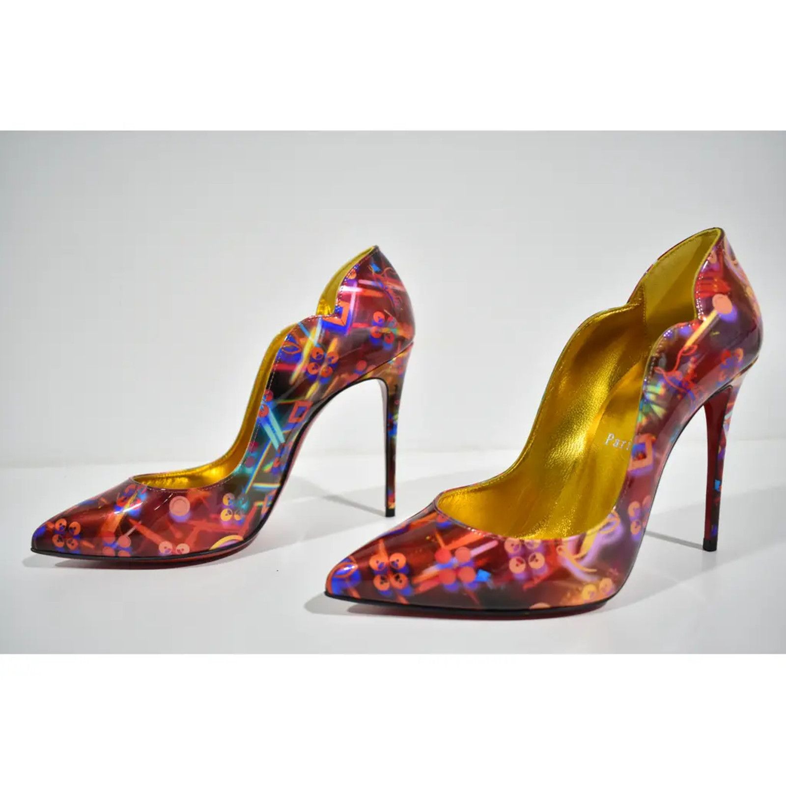 Christian Louboutin Hot Chick 100 Patent Discolaser Red Pointed Heel Pump 37.5 Size US 7.5 / IT 37.5 - 9 Thumbnail