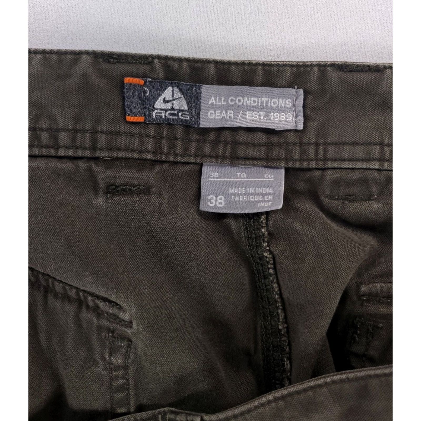 Nike Nike ACG Cargo Shorts All Conditions Gear Gray Mens 38 Cargo Shorts Gray Mens 38 Nike ACG Cargo Shorts Mens 38 Gray Size US 38 / EU 54 - 6 Thumbnail