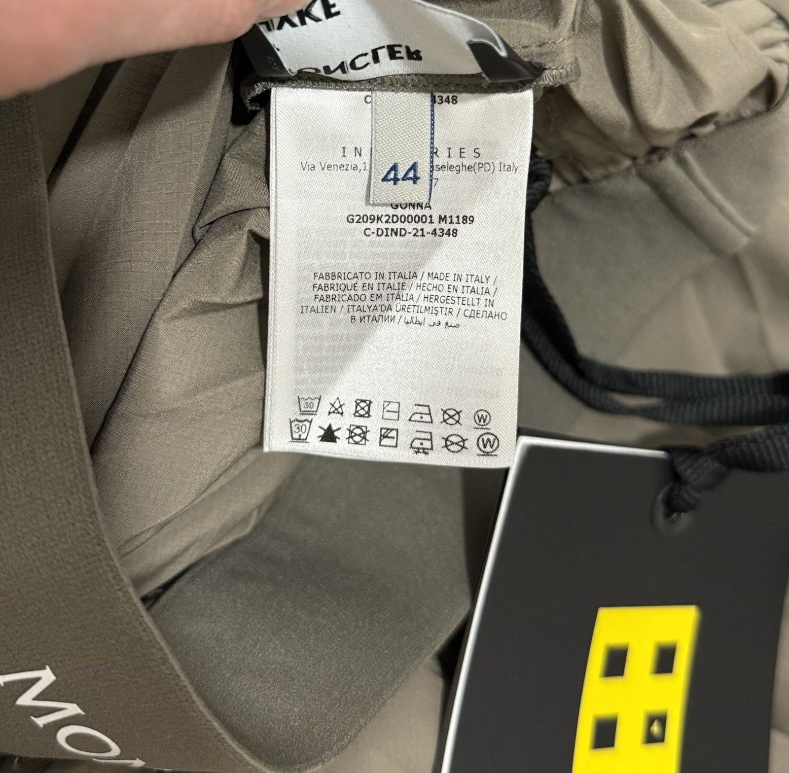 Moncler DDP Moncler x Hyke Pleated Taupe Mid Length Gonna Skirt Size 30" / US 8 / IT 44 - 15 Thumbnail
