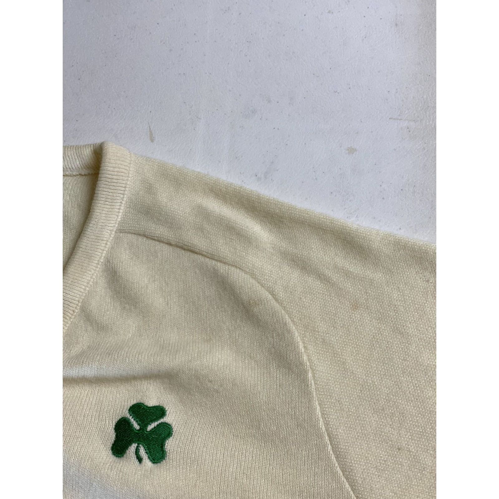 Vintage VINTAGE Aristocratic Embroidery Sweater V-Neck Yellow Embroidered Clover Irish Charm S Men Pullover 80s Size US S / EU 44-46 / 1 - 3 Thumbnail
