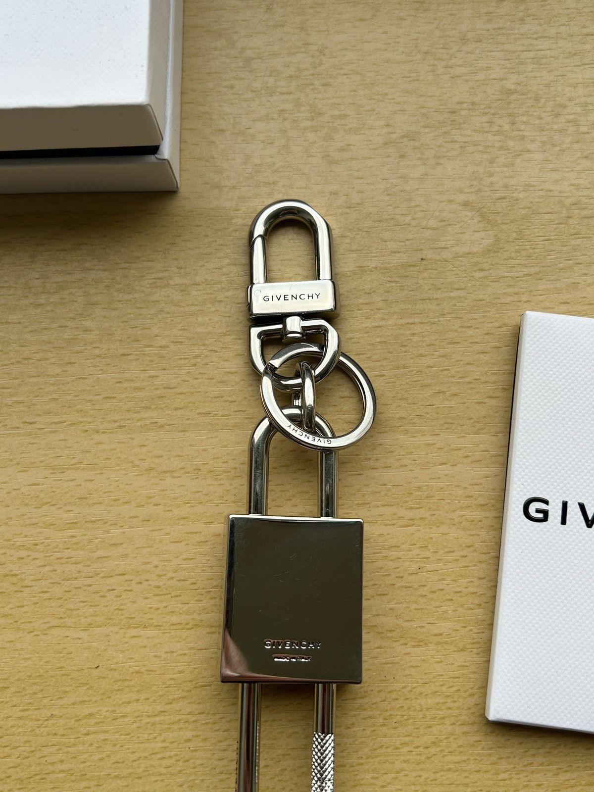 Givenchy Givenchy padlock necklace Size ONE SIZE - 8 Thumbnail