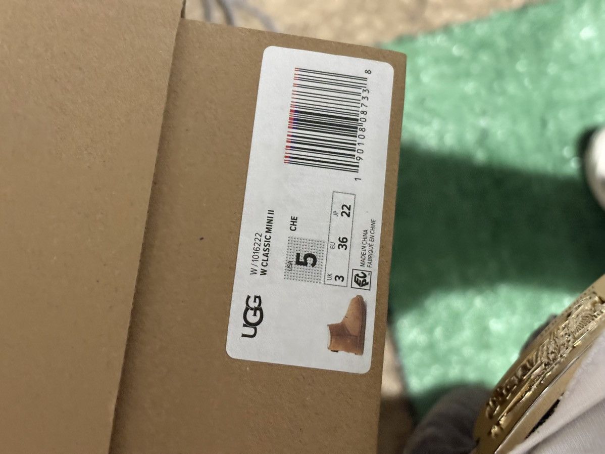 Ugg WOMENS UGG CLASSIC MINI BOOT II Size US 5 / IT 35 - 5 Thumbnail