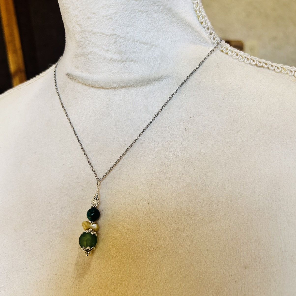 Handmade Handcrafted elegant genuine stone pendant on chain necklace Size ONE SIZE - 4 Thumbnail