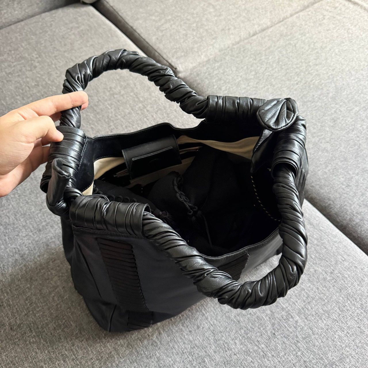 Giorgio Armani Giorgio Armani Black Oversized Leather Daily Bag Size ONE SIZE - 6 Thumbnail