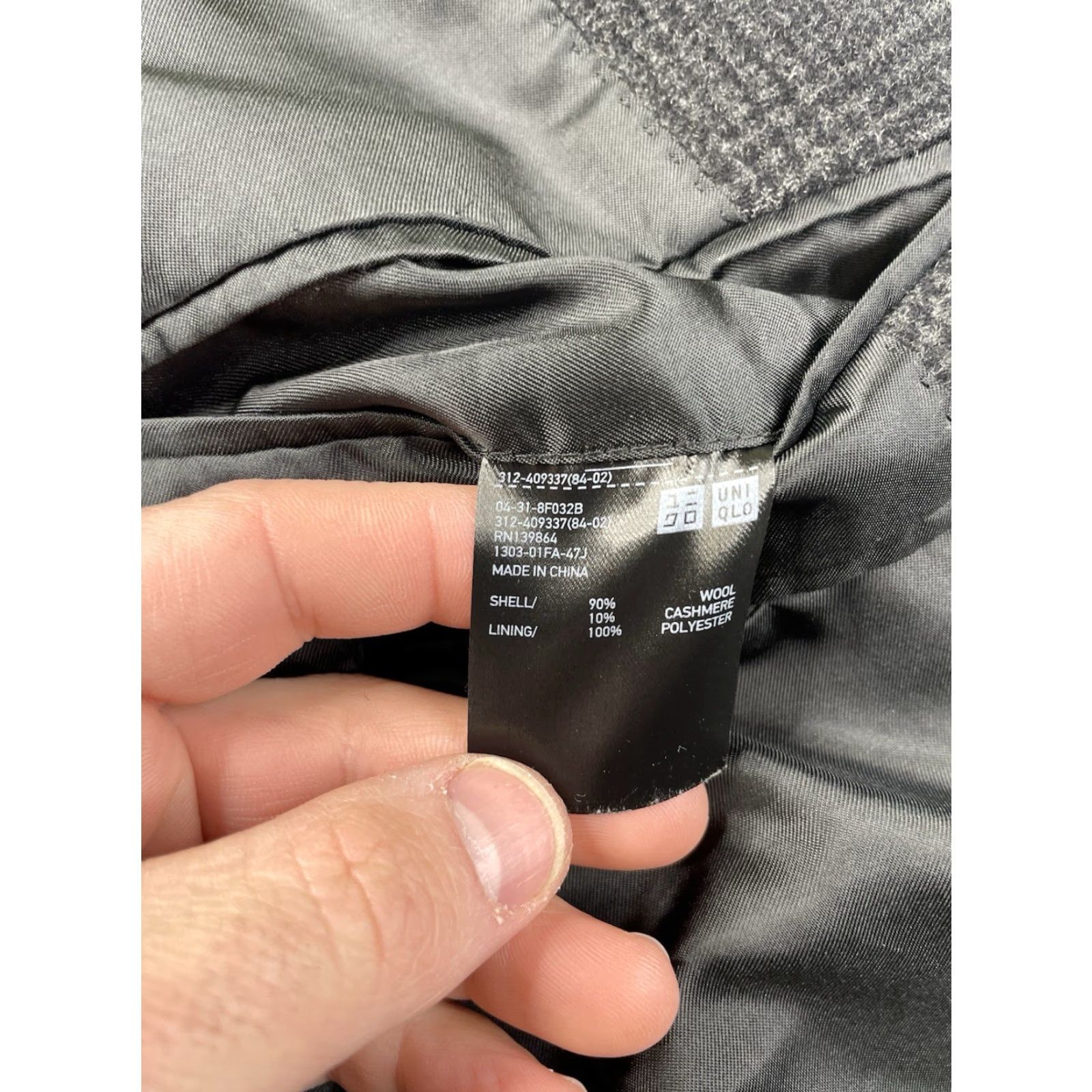 Uniqlo Uniqlo Wool Cashmere Overcoat Mens M Dark Gray Plaid Long Coat Regular Jacket Women? No, Men. Size US M / EU 48-50 / 2 - 4 Thumbnail