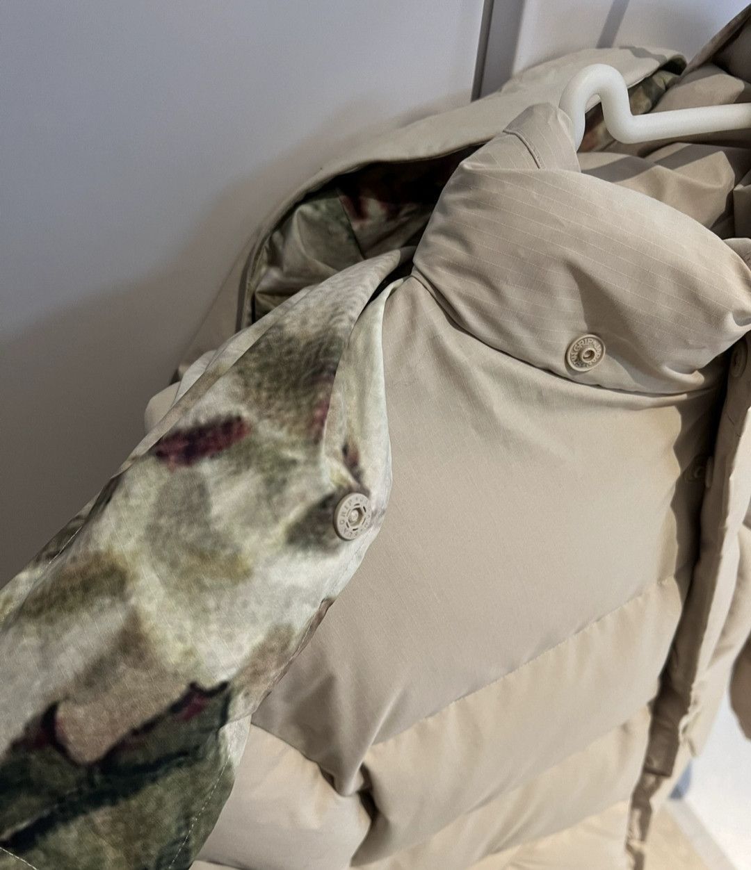 Undercover undercover Hooded Beige Down Jacket Size US M / EU 48-50 / 2 - 4 Thumbnail