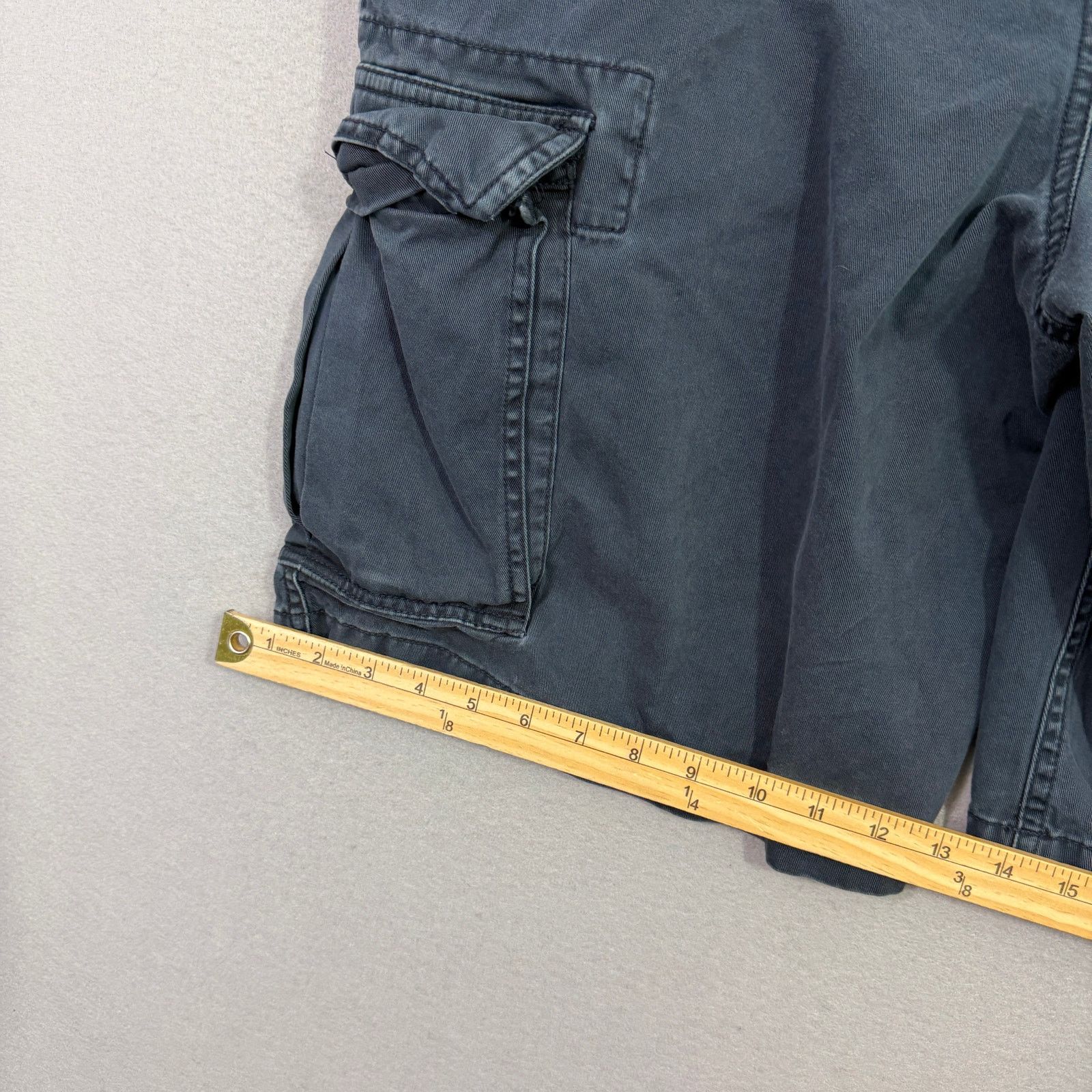 Old Navy Vintage Old Navy Cargo Shorts Men's 35 Blue 11" Inseam Size US 35 - 10 Thumbnail