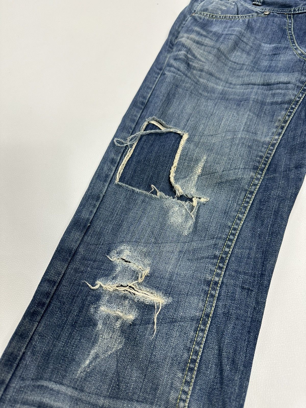 Japanese Brand 2#1 Flare Distressed Jeans Nice Split Back Pocket Size US 32 / EU 48 - 5 Thumbnail