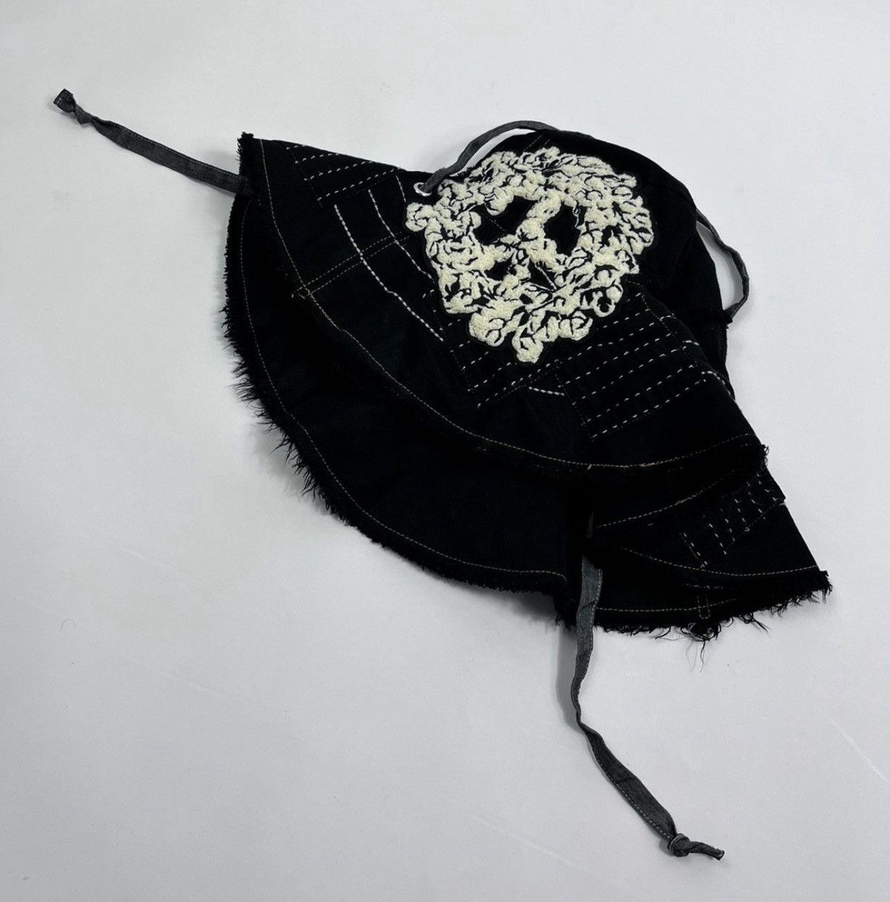 DENIM TEARS DENIM TEARS BLACK COTTON EMBROIDERED HAT Size ONE SIZE - 1 Thumbnail
