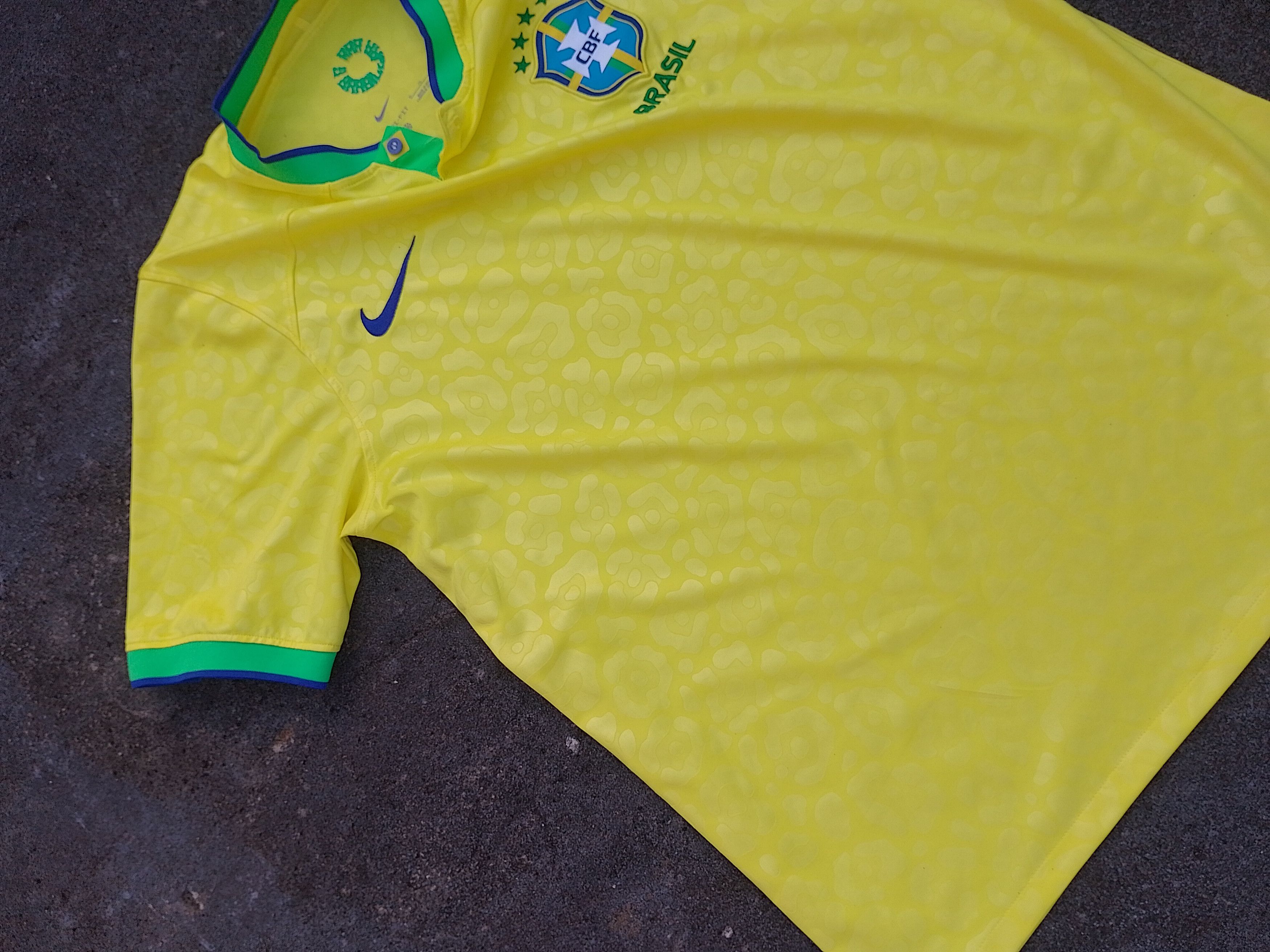 Nike Brazil Jersey 2022 World Cup Official Original Size US M / EU 48-50 / 2 - 4 Thumbnail