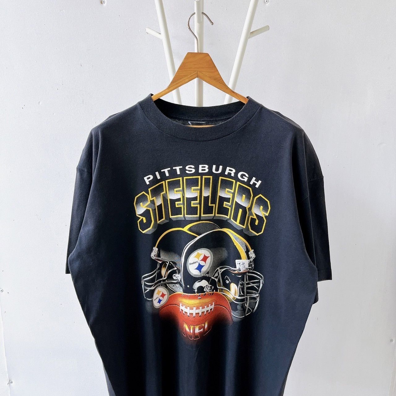 Vintage 90s Pittsburg Steelers NFL t-shirt/ XL Size US XL / EU 56 / 4 - 2 Thumbnail