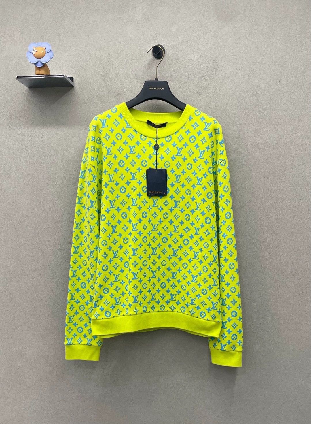 lv fluorescent green logo sweatshirt unisex