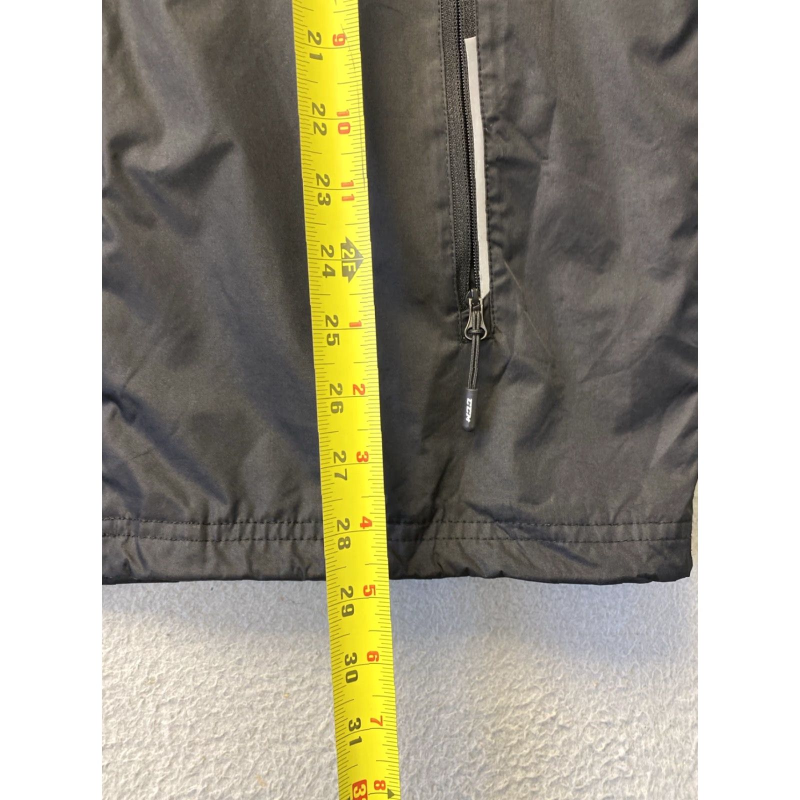 Vintage VINTAGE CCM Nylon Windbreaker Jacket Men Small Black Arvada Hockey 90s-00s Size US S / EU 44-46 / 1 - 7 Thumbnail