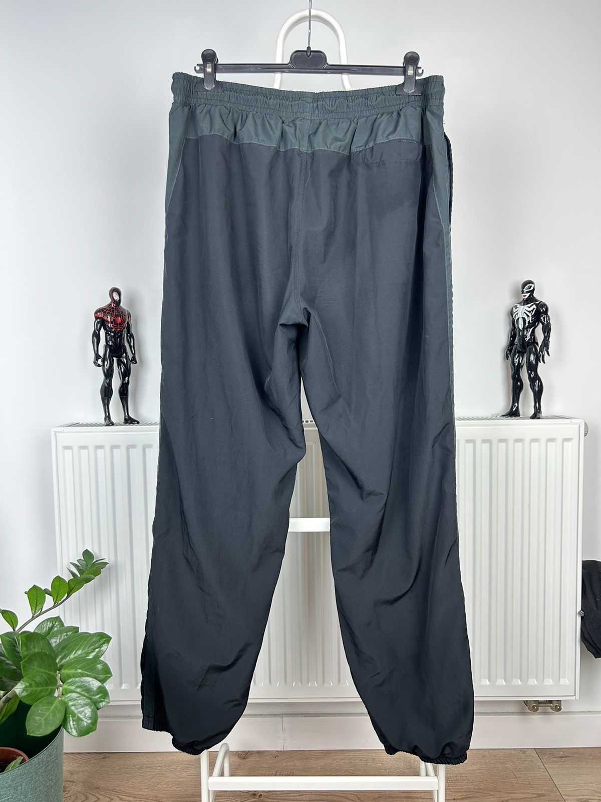 Nike × Vintage Nike Nylon Baggy Swoosh Logo Overisize y2k Pants Joggers Size US 38 / EU 54 - 9 Thumbnail