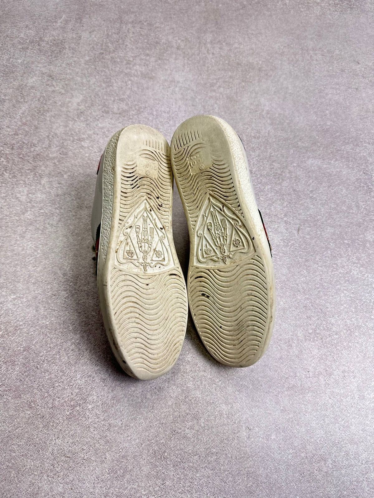 Gucci Vintage Gucci GG Low Leather Sneakers Womans EUR 35 Size US 5 / IT 35 - 6 Thumbnail