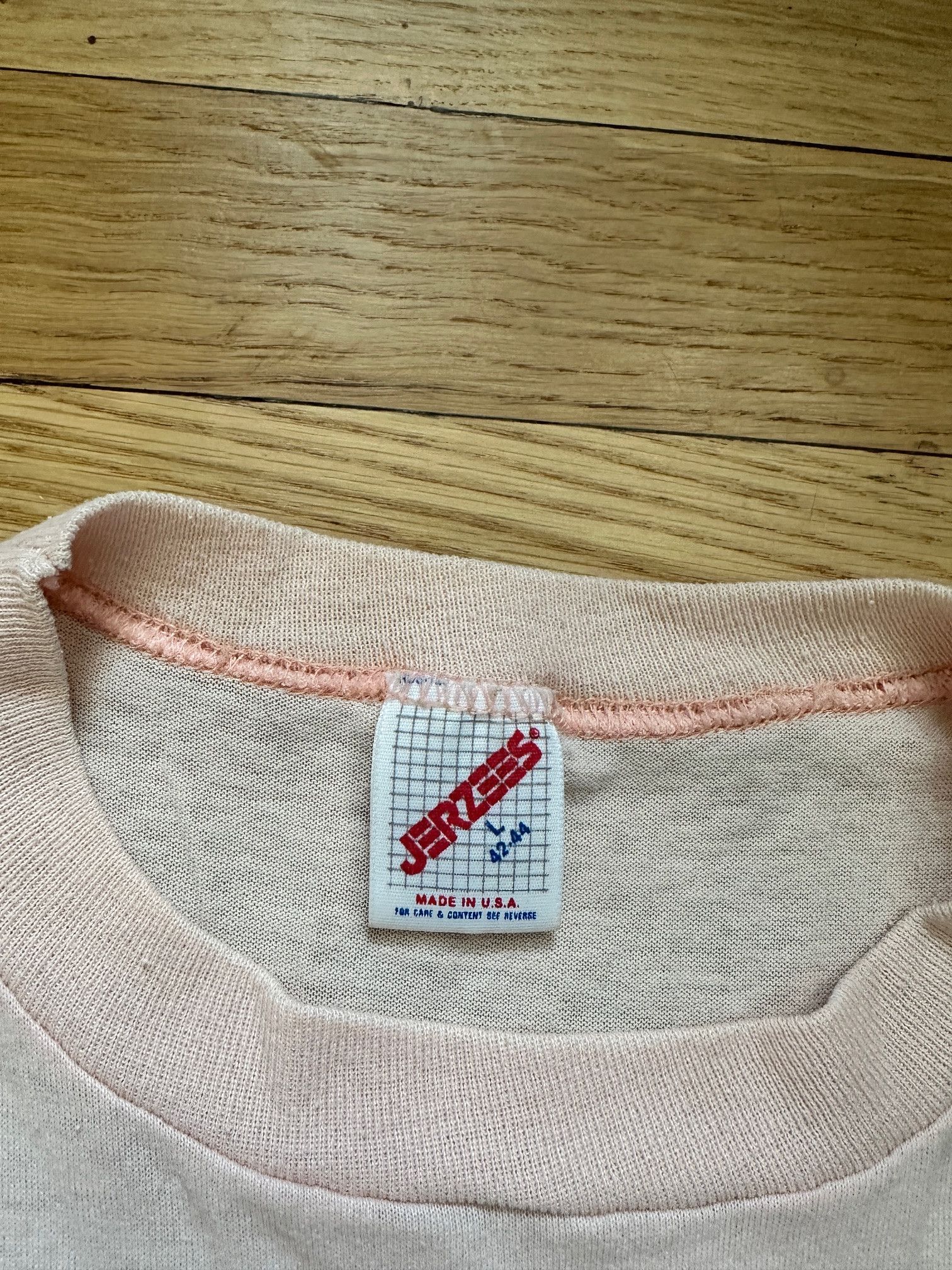 Jerzees Jerzees Blank Pink Single Stitch T-Shirt Large (SMALL STAIN) Size US L / EU 52-54 / 3 - 2 Thumbnail