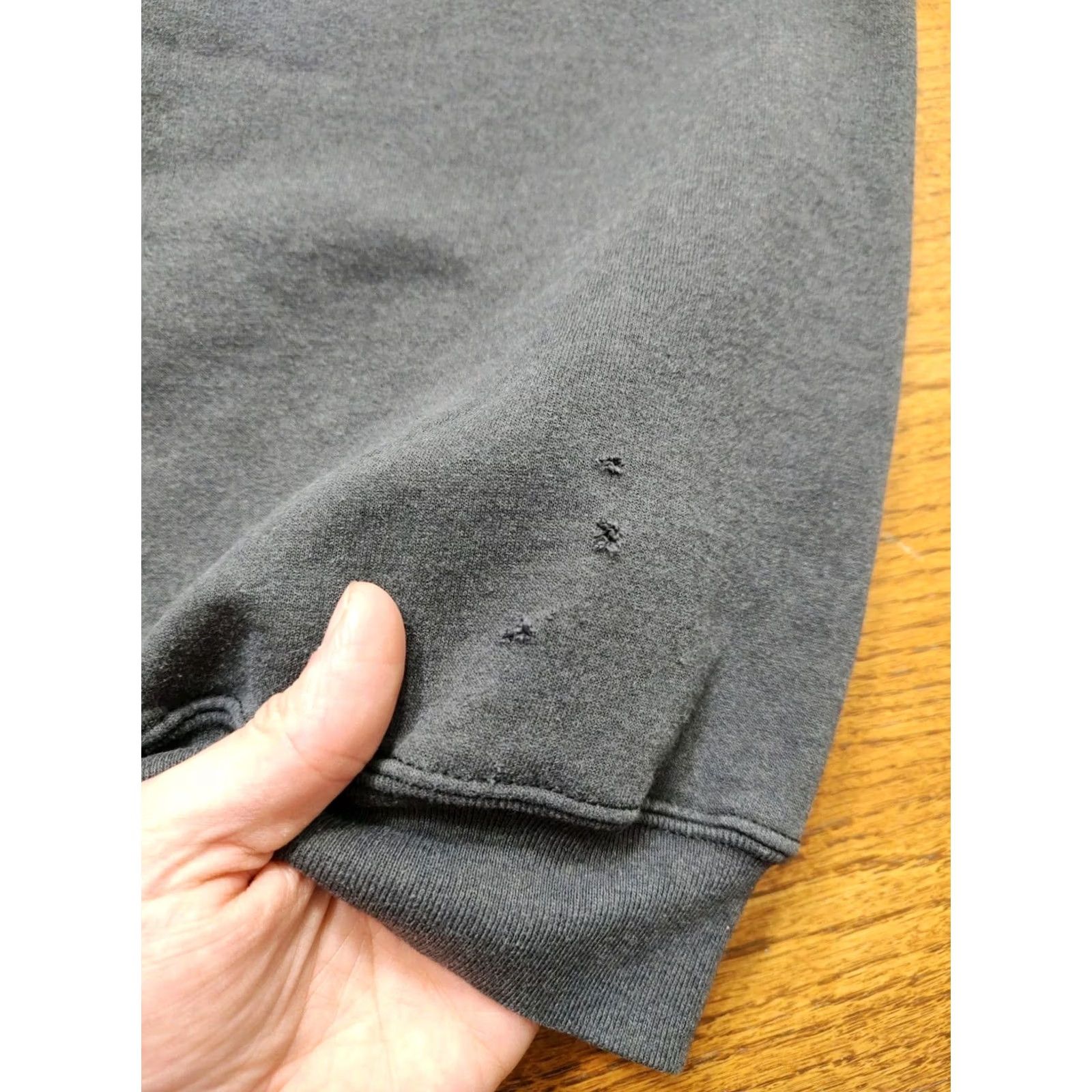Starter VINTAGE Starter Sweatshirt Mens L Crewneck Distressed Black 90s Grunge School University Logo Embroidered Heavyweight Size US L / EU 52-54 / 3 - 4 Thumbnail