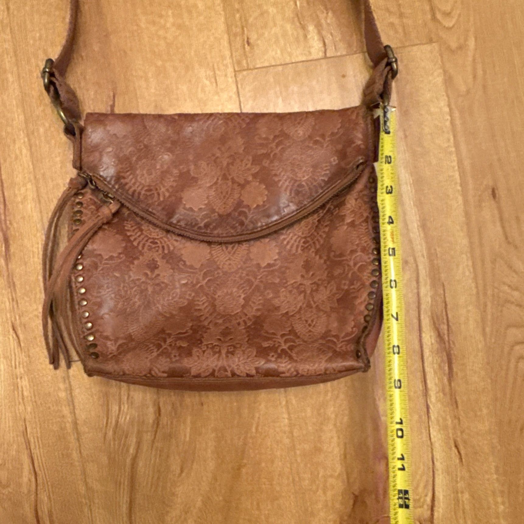 The Sak VINTAGE The SAK Women’s Silverlake Leather Crossbody Bag Tooled Leather Boho Purse Size ONE SIZE - 4 Thumbnail