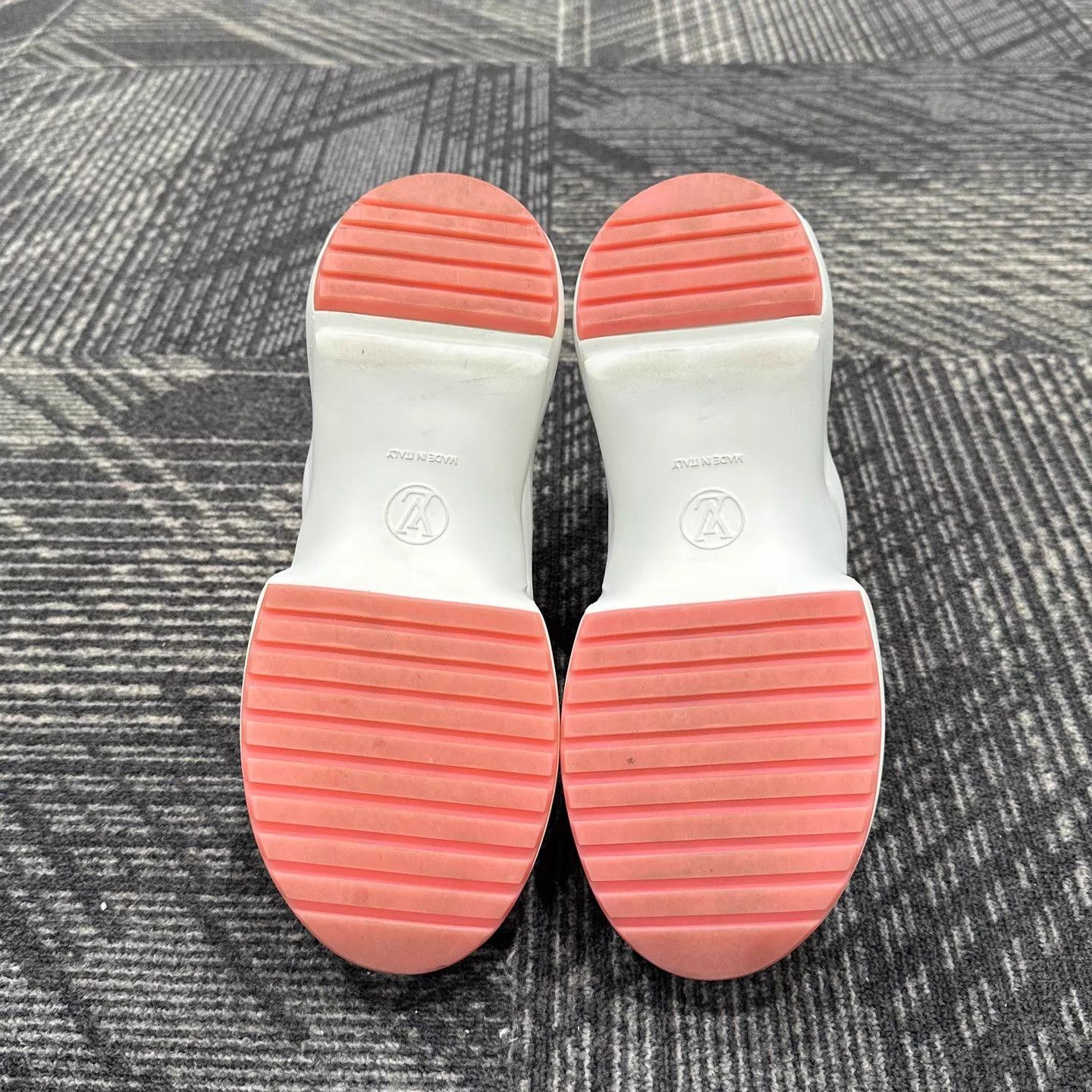 Louis Vuitton Louis Vuitton Archlight White Orange Dad Sneaker 39.5 Size US 9 / IT 39 - 6 Thumbnail