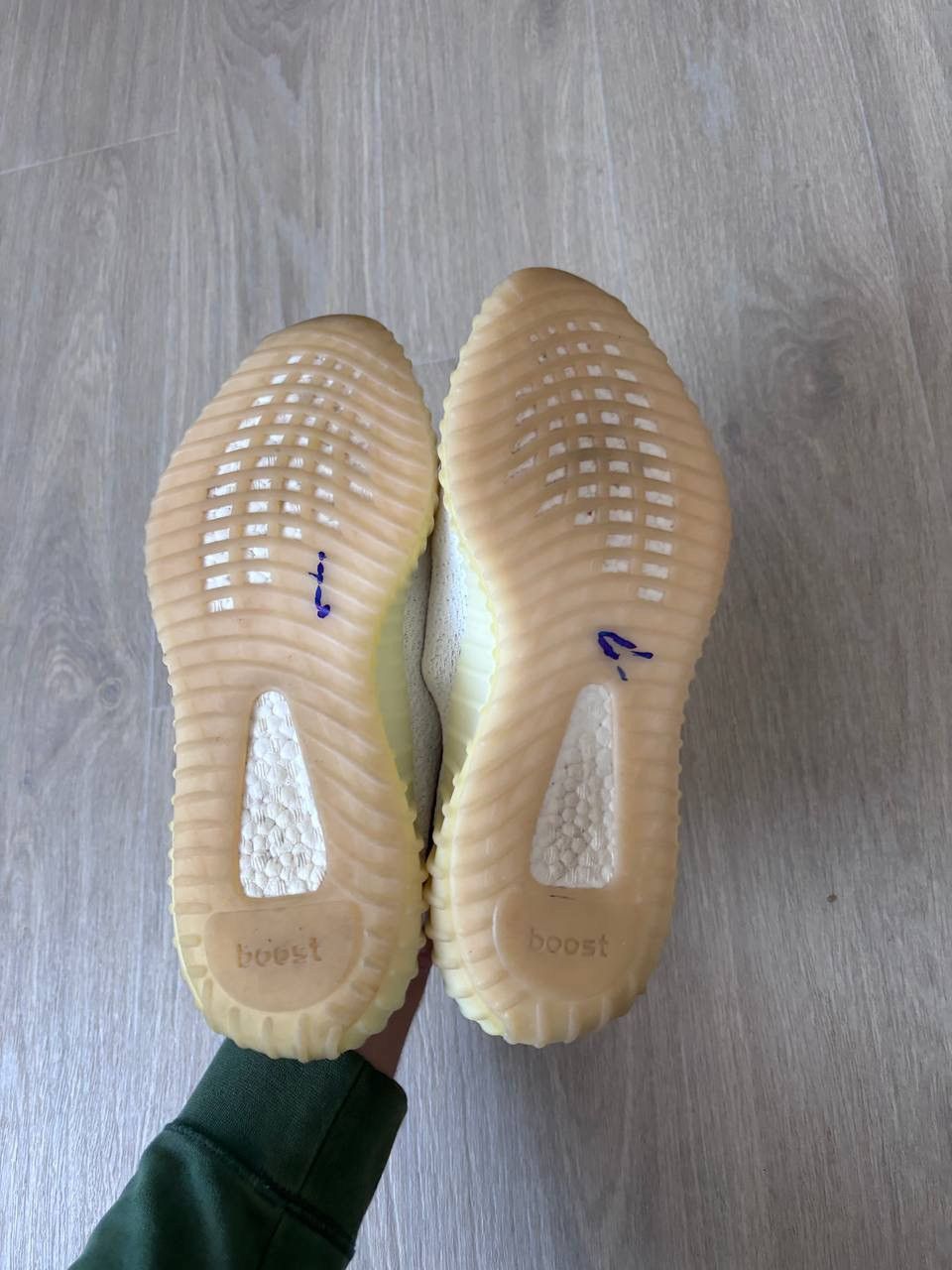 Adidas Adidas Yeezy boost 350 v2 Size US 11 / EU 44 - 3 Thumbnail