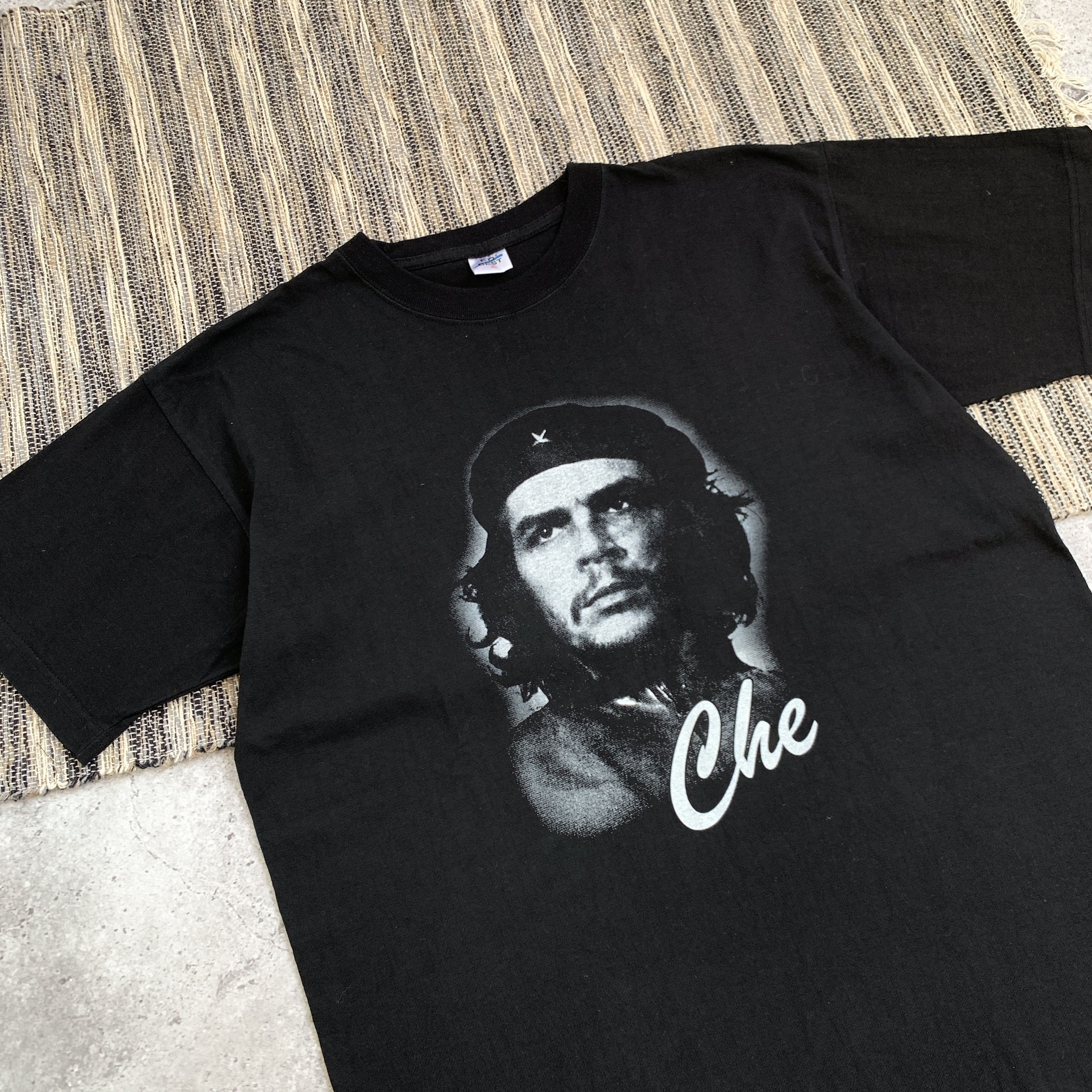 Vintage Vintage Che Guevara 90s Black Graphic Iconic Tee Shirt Size US XL / EU 56 / 4 - 2 Thumbnail