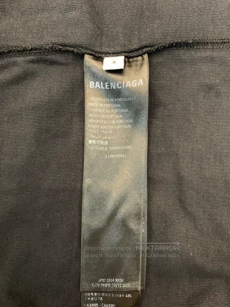 Balenciaga Balenciaga Front Eiffel Tower Graffiti Letter Logo Short S Size US L / EU 52-54 / 3 - 8 Thumbnail