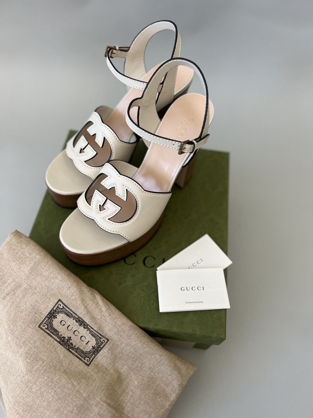 Gucci Interlocking G leather sandals in white Size US 11 / IT 41 - 1 Thumbnail
